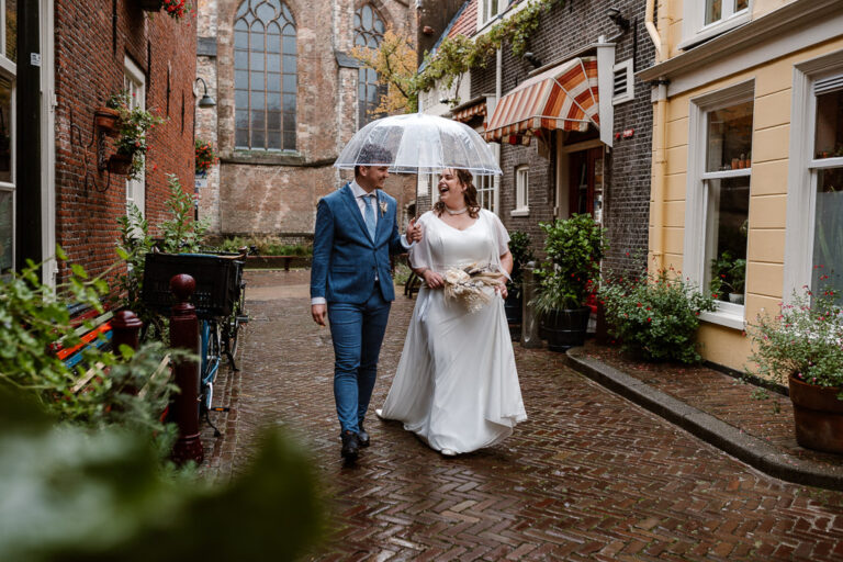 Delft trouwdag regen trouwfotografie